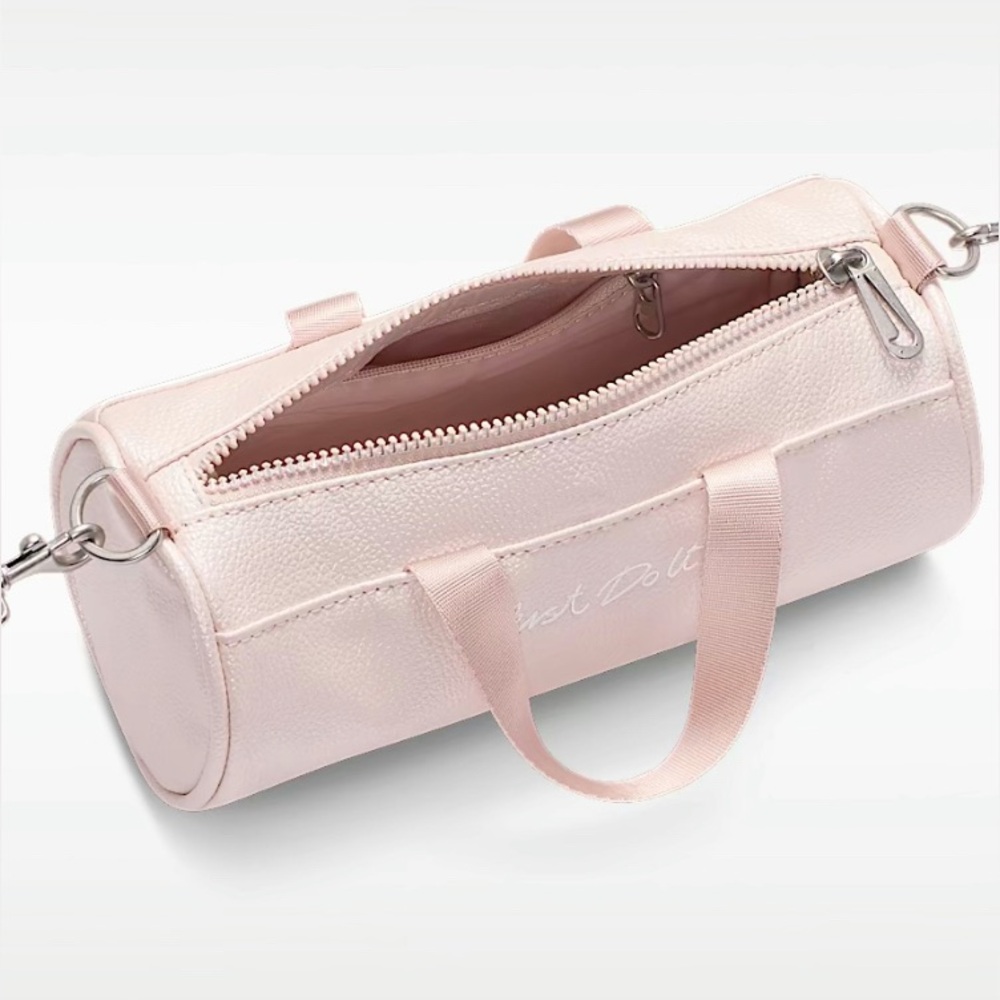 Women’s Nike Clash Mini barrel bag - Picture 4 of 9